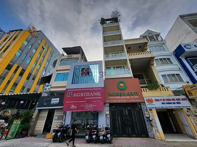 80 Tỷ! Bán Mt Đ. Sư Vạn Hạnh, Q.5 – 8.4X24M – 5 Lầu.