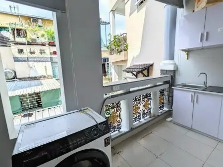 Cho Thuê Căn Hộ 2Pn + Ban Công Tách Bếp 50M2 - Phan Xích Long ️