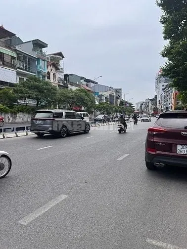 Bán Nhà Mặt Phố Nghi Tàm – Tây Hồ – Hè 5M - Lô Góc – Chỉ 50 Tỏi