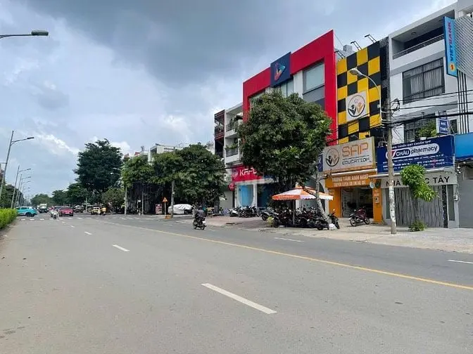 Lời 10 Tỷ Toà Nhà 3 Mt Khu Trường Sơn,Dt: 6,5X28M Kc: Hầm 9T Hđt 250Tr