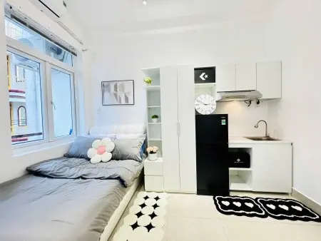 Cho Thuê Ngay Căn Hộ Huỳnh Văn Bánh Full Nội Thất Ban Công Gần Sân Bay Tsn - Công Viên Hoàng Văn Thụ