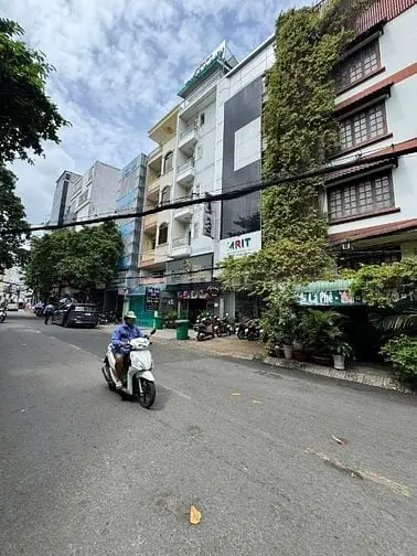 Bán Gấp Nhà Mt Ngay Vạn Hạnh Mall P.12 Quận 10 Dt 10,7 X 18M Giá 72 Tỷ