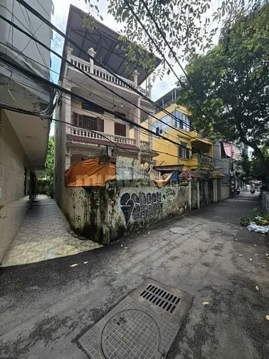 🌟 Bán Mảnh Đất Mặt Hồ Cực Đẹp - Phố Hoàng Ngân - Lô Góc - View Hồ