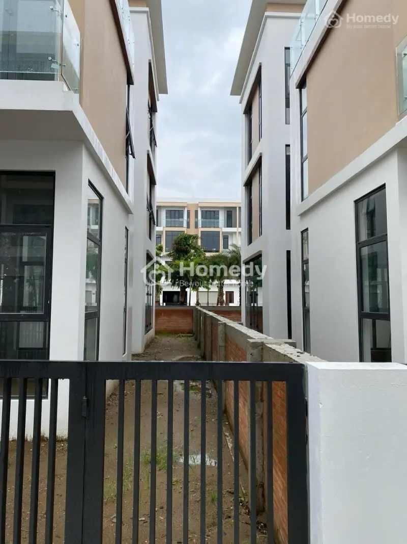 Bán Biệt Thự Song Lập T&T Long Hậu. Nhà 3 Tầng. 10X20. Giá Gốc Cđt