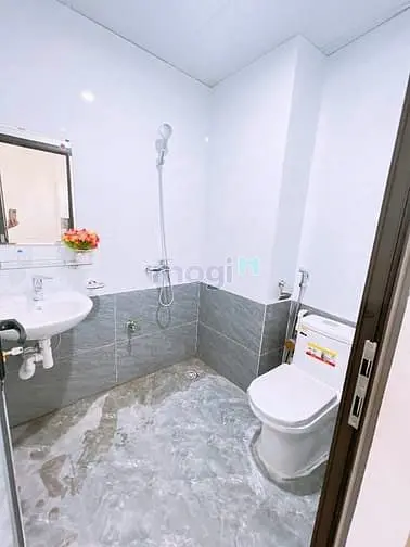 Ccmn 603 Lạc Long Quân – Ở Ngay Giá: 5Tr (501) | 4Tr9 (101)