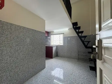 Cho Thuê Phòng Giá Rẻ - Máy Lạnh - Gác Cao - Cửa Sổ Trời Ngay Đh Nguyễn Tất Thành - Vườn Lài