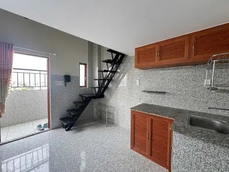 Cho Thuê Phòng Giá Rẻ - Có Máy Lạnh - Cửa Sổ Trời Ngay Đh Iuh Cs3 - Đh Ntt