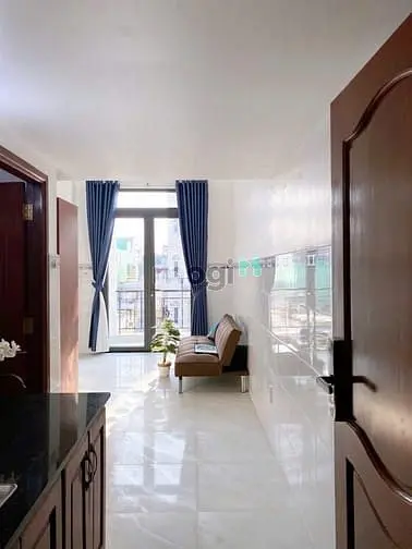 Phòng Ban Công Giáp Nguyễn Thị Thập. Thang Máy, Có Máy Giặt Riêng