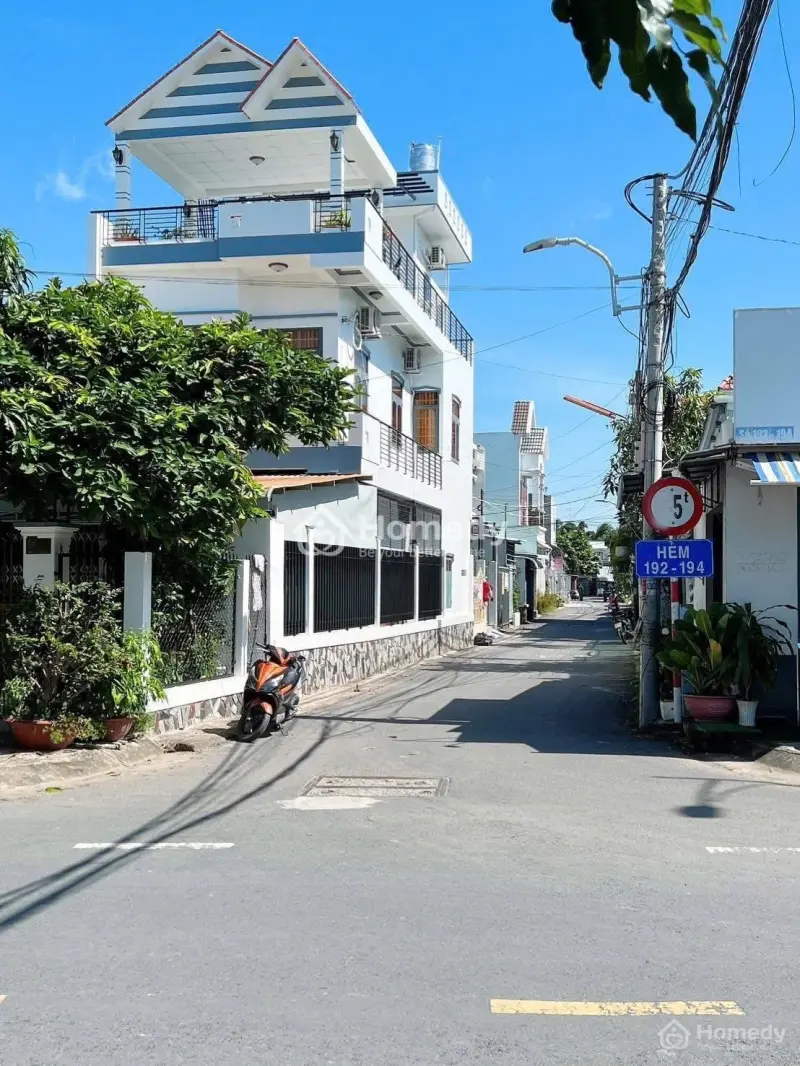 Bán Nhà Lầu Mới 100% Đang Hoàn Thiện Lộ Oto Đậu Trước Nhà Sổ Hồng Hoàn Công Giá Chính Chủ