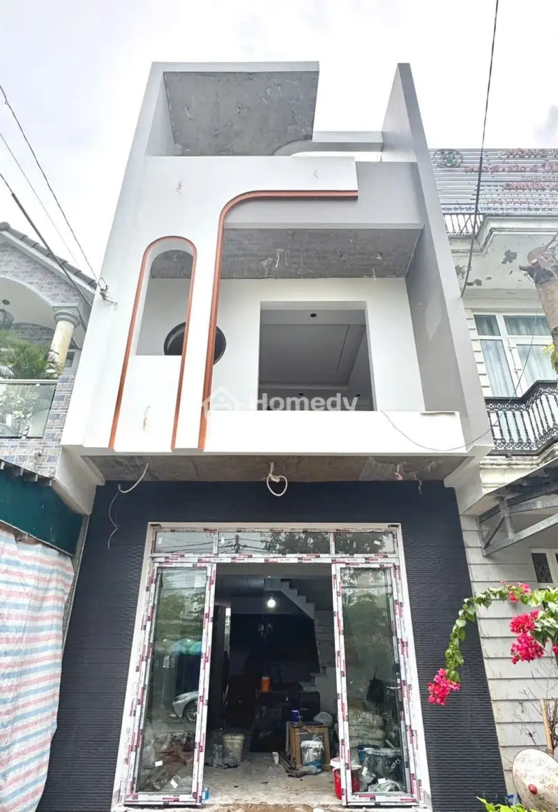 Bán Nhà 2 Lầu Mới Hoàn Thiện Tặng Full Nội Thất Cao Cấp Nhà Ngay Kdc Hồng Loan Vị Trí Đẹp
