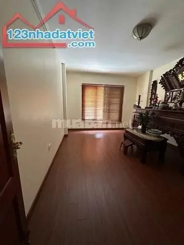 Cực Hot! Nhà Siêu To Phân Lô, Vỉa Hè, Ô Tô Tránh Lk Kiến Hưng Dt 50M,