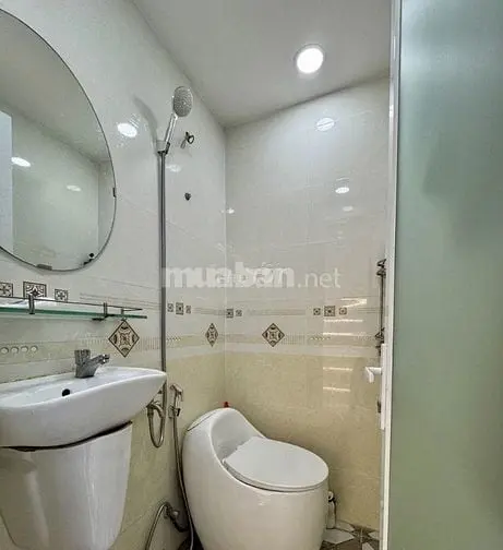 Bán Nhà Nhỏ Hxh Trường Sa Quận 3, 3X8, 2 Tầng, Giá 2.8 Tỷ ,M.lệ 082229