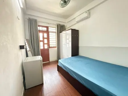 Cho Thuê Phòng Ban Công Nguyễn Ngọc Lộc Quận 10 Ngay Cầu Vượt 3 Tháng 2, Đh Huflit, Đh Kinh Tế Ueh