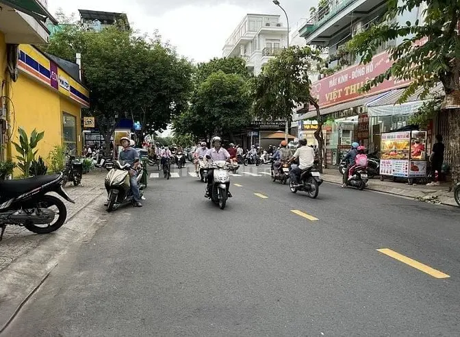 Nhà Mt Nguyễn Xuân Khoát 4X12M, 2 Lầu St Vị Trí Kinh Doanh Đắc Địa