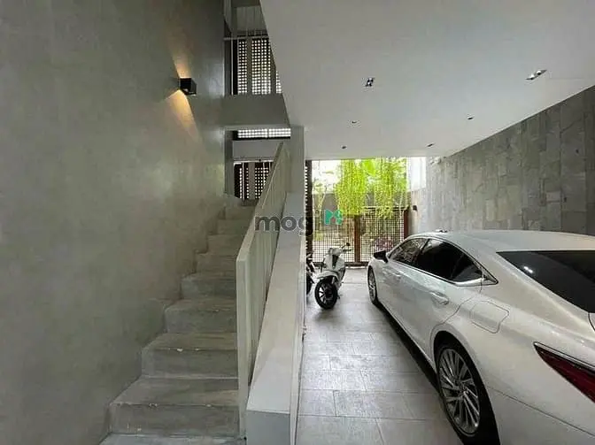 Biệt Thự Đẹp Vuông Vức - Cho Thuê Nguyên Căn