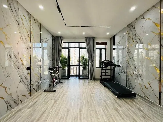 Gia Đình Cần Cho Thuê Gấp Nhà Dt 6.5X15M - Đường Cao Thắng, Trung Tâm