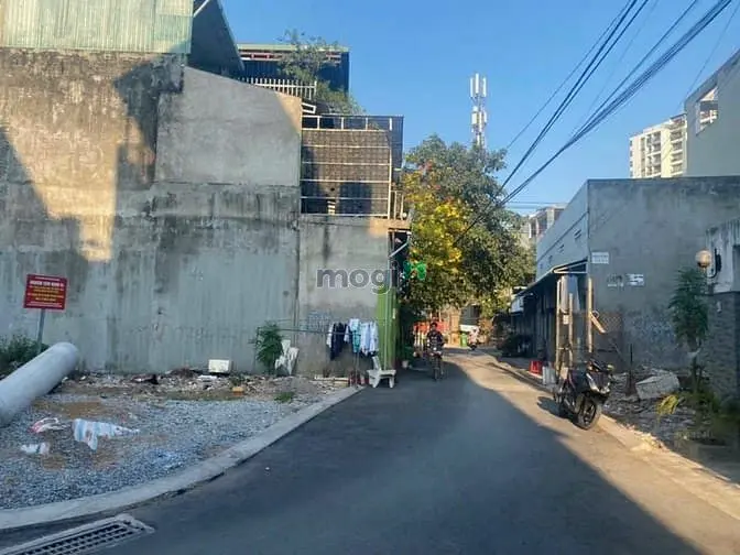 Bán Mặt Tiền Hẻm 46 Đường Gò Cát, P. Phú Hữu, Q9 - Dt : 91.7M2