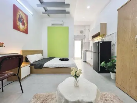 Cho Thuê Phòng Ban Công, Full Nội Thất Gần Ngã Tư Phú Nhuận, Sân Bay, Giáp Q1, Bình Thạnh