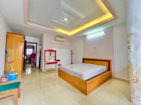Ban Công Full Nội Thất, Gần Cầu Bông Tiện Sang Q1, Q3, Phú Nhuận