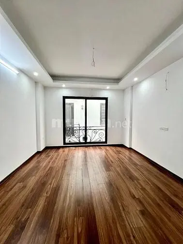 Việt Hưng Nhà 5 Tầng - 3 Phòng Ngủ - Đẹp Lung Linh - Hơn 5 Tỷ