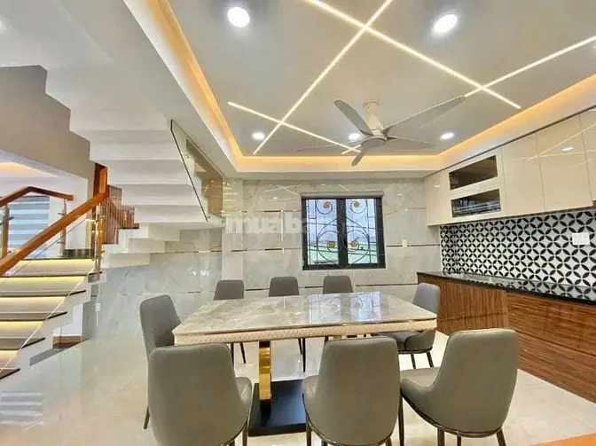 Nhà Ngang 5M Đường Đề Thám, Quận 1. Cho Thuê 20Tr/Tháng.dt Lớn 85M2