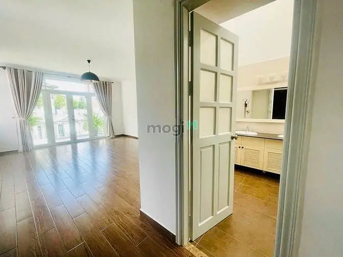 Cho Thuê Biệt Thự Sân Vườn - Khu A4- Hoàng Hoa Thám