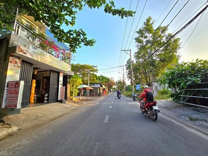 Mặt Tiền Võ Văn Hát, Lô Góc 2 Mặt Tiền Ngang 14M-.Long Trường Q9 - 260
