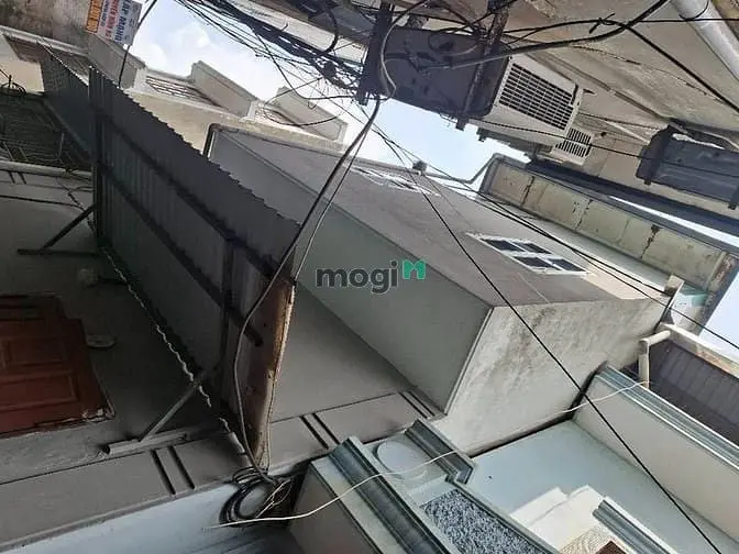 Phố Nguyễn Văn Cừ, Phân Khúc Hiếm, Nhà Ở Ngay 3 Tầng, Chỉ Hơn 2 T.ỷ