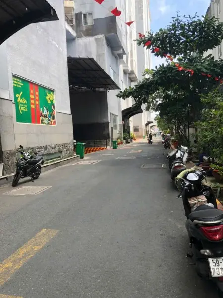 Ở Ghép Phòng Master (Nam) - Căn Góc Chung Cư Phú Thạnh - Full Nội Thất - Bao Điện Nước