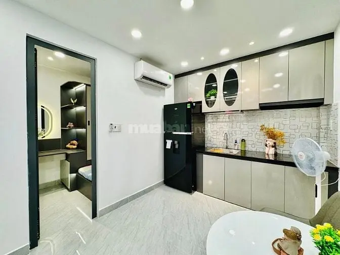 Bán Nhà 2 Tầng-3 Pn Full Nội Thất- Căn Góc- Cạnh Phan Xích Long.