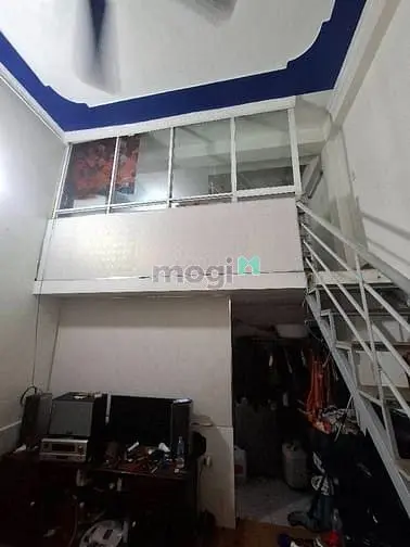 Phố Nguyễn Văn Cừ, Phân Khúc Hiếm, Nhà Ở Ngay 3 Tầng, Chỉ Hơn 2 T.ỷ