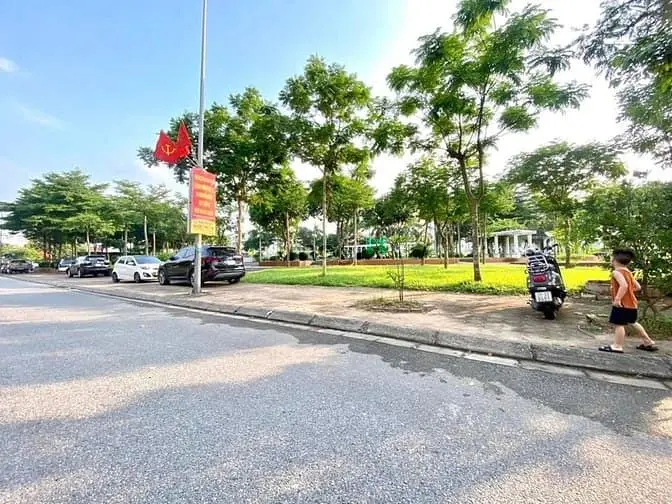 Bán Nhà 5 Tầng Tđc Giang Biên, Vỉa Hè Kinh Doanh Dt 60M2 Mt 5M
