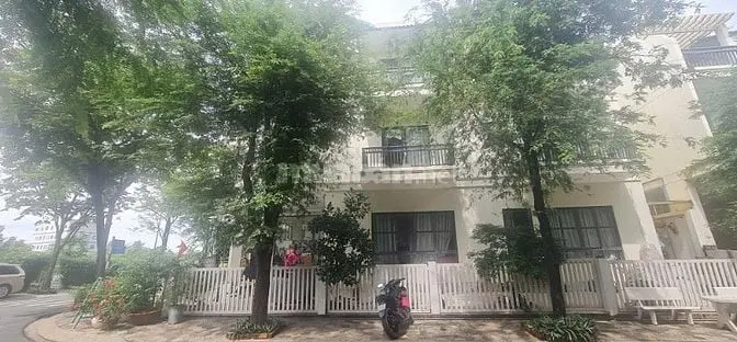 Bán Biệt Thự Senturia, P.an Phú Đông, Quận 12: 7,5 X 20, Giá 16,8 Tỷ.