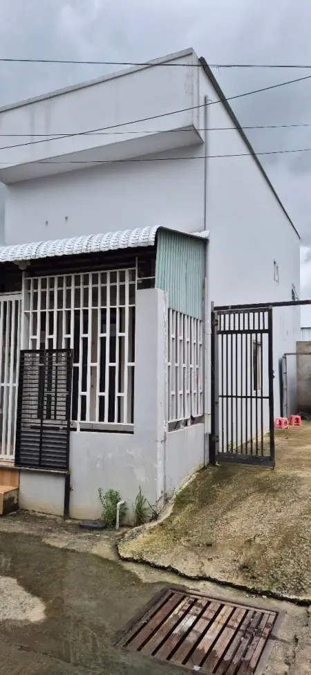 Cho Thuê Nhà 3 Phòng Ngủ - Dt 54M2 - Và Đất Trống Sát Bên Dt 110M2
