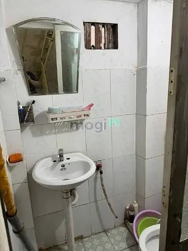 Phố Nguyễn Văn Cừ, Phân Khúc Hiếm, Nhà Ở Ngay 3 Tầng, Chỉ Hơn 2 T.ỷ