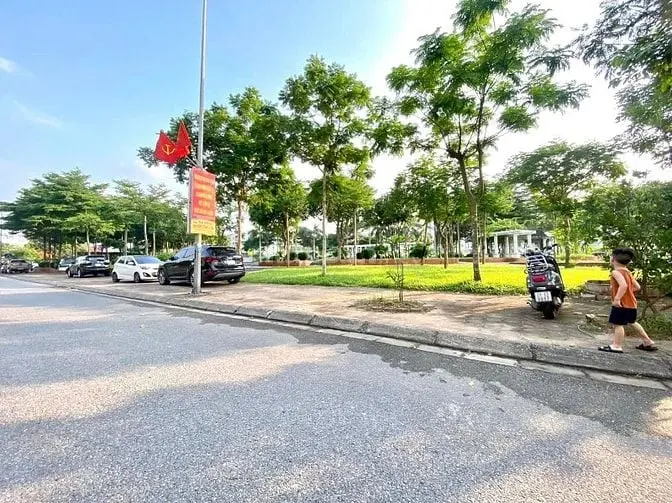 Bán Nhà Tđc Giang Biên 5 Tầng Vỉa Hè Kinh Doanh Dt 60M2 Mt 5M