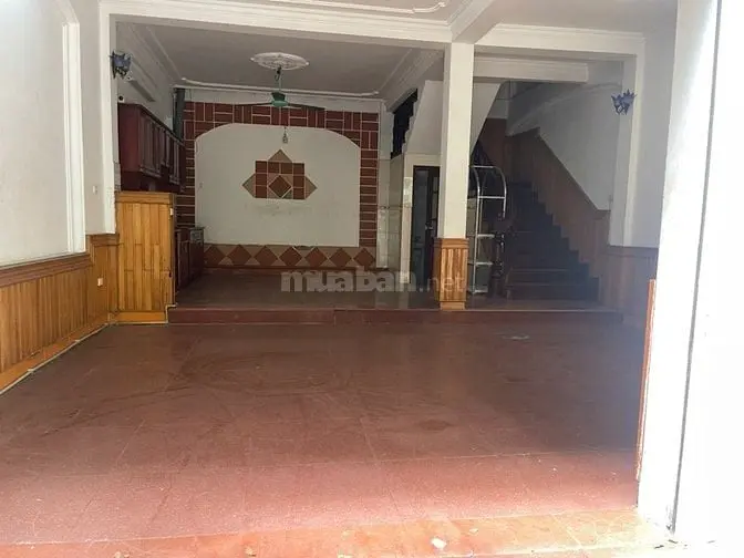 Hiếm - Cho Thuê Nhà Nguyên Căn Phố Trần Quốc Hoàn - Cầu Giấy - Hà Nội