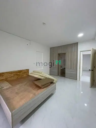 Căn Hộ Ruby Ở P.15, Tân Bình: 2P Ngủ, 2Wc, Rộng 70M2 Giá 8,5Tr