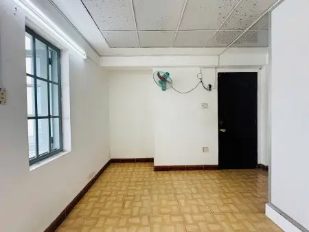 Phòng Bancol Máy Lạnh Mới , Ngay Chợ Hanh Thông Tây 3.2 Tr