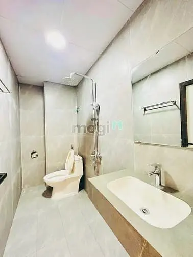 Bán Nhà 5 Tầng Giải Phóng, 41M2, Giá 8.8 Tỷ, Ngay Hồ Linh Đàm