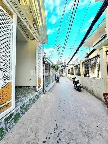Bán Nhà Đẹp,, 1 Lầu - Mặt Vị Trí : Hẻm 4M.huỳnh Tấn Phát