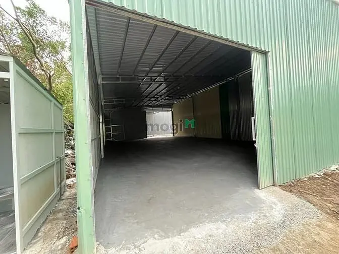 Kho (10X20M) Đường Xe Tải Ngay Lương Định Của, An Phú, Q2. Giá 28Tr/Th