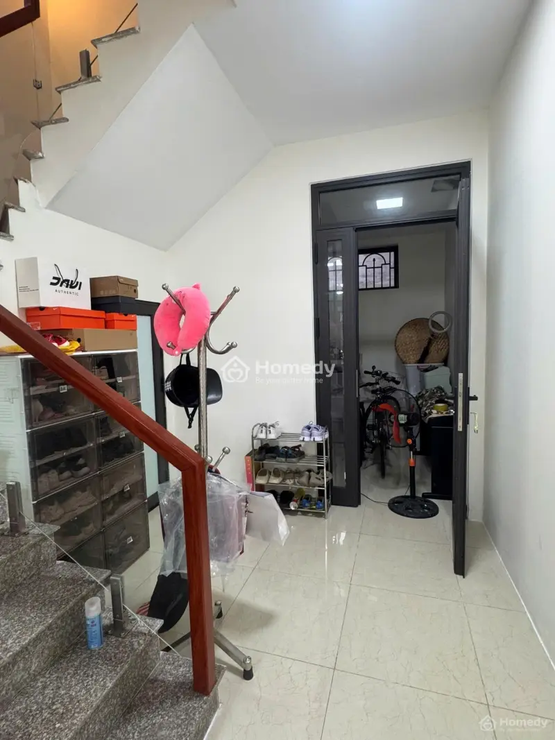 Cho Thuê Tầng 1 Làm Văn Phòng, Mặt Tiền Đẹp, Thoáng
