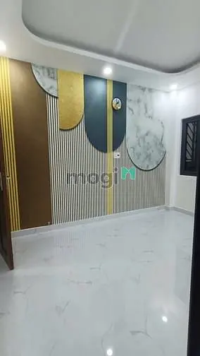 Nhỉnh 9Đồng 5Tầng Sang Trọng Hiện Đại Cao Cấp Thang Máy Ngay Chợ Ở& Kd