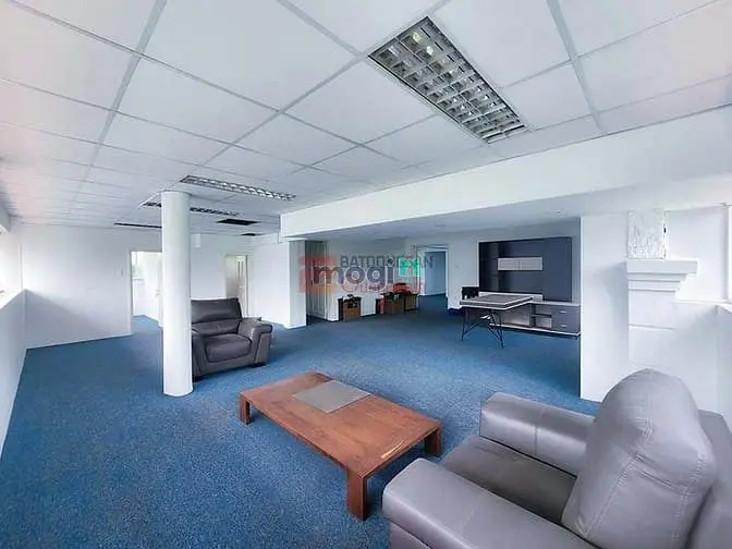 Bán Biệt Thự 22X45M2 Đ. Nguyễn Văn Hưởng, Q.2 – 4 Tầng Chỉ 300 Tỷ Tl.
