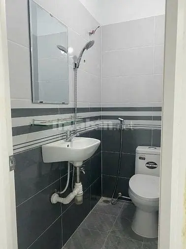 + Trần Hưng Đạo 37 M2. 3 Tầng .3 X 12.5 Giá 5.99 Tỷ Tl Phường 1 Quận 5