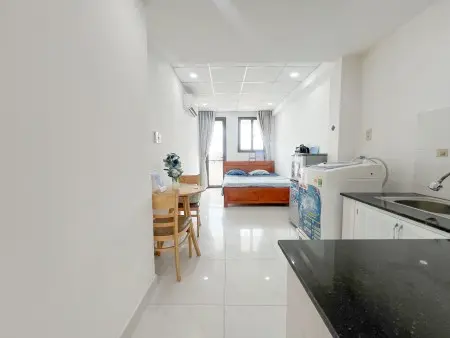 Tặng 1 Tháng Tiền Thuê - Phòng Ban Công Máy Giặt Riêng Gần Quang Trung