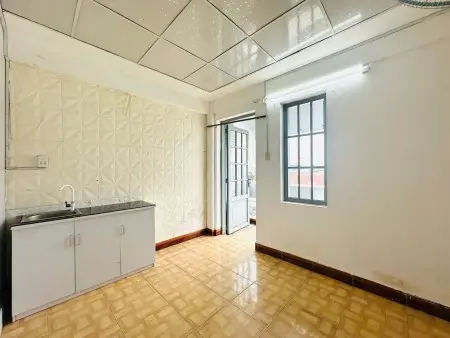 Phòng Bancol Máy Lạnh Mới , Ngay Chợ Hanh Thông Tây 3.2 Tr