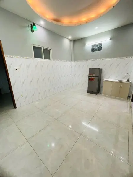 Cho Thuê Căn 25M2 Có Kệ Bếp, Tủ Lạnh, Máy Lạnh Cửa Sổ Ngay Bến Xe Quận 8