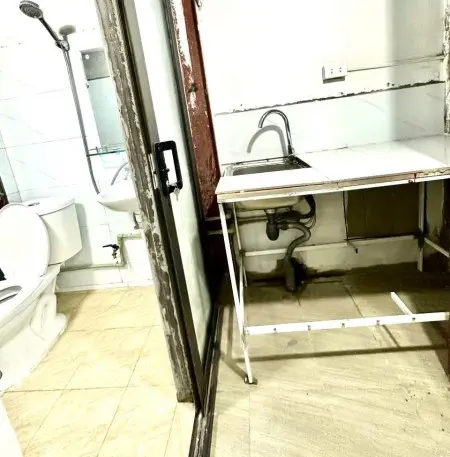Cần Cho Thuê Phòng Trọ Khép Kín Nóng Lạnh Đầy Đủ, Gần Chợ, Tầng 2, Địa Chỉ Ngõ 94 Tân Mai